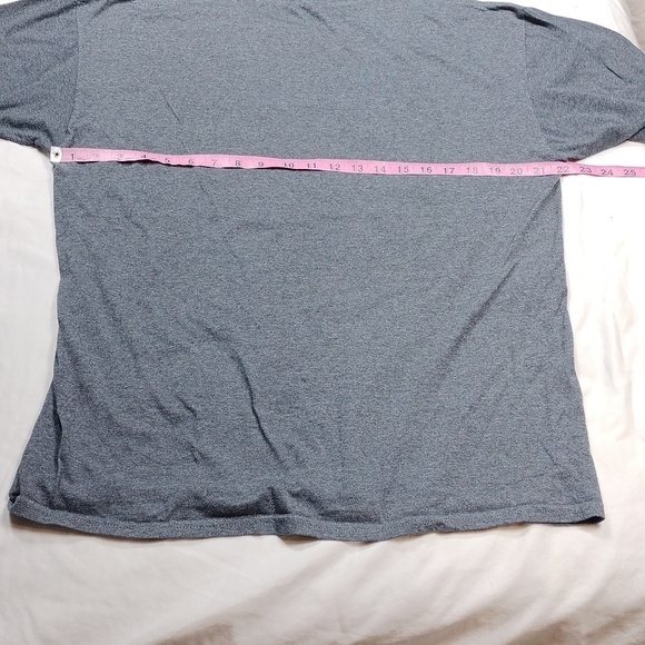 Kiss me pretending to be Irish men's t shirt size large - Picture 7 of 7